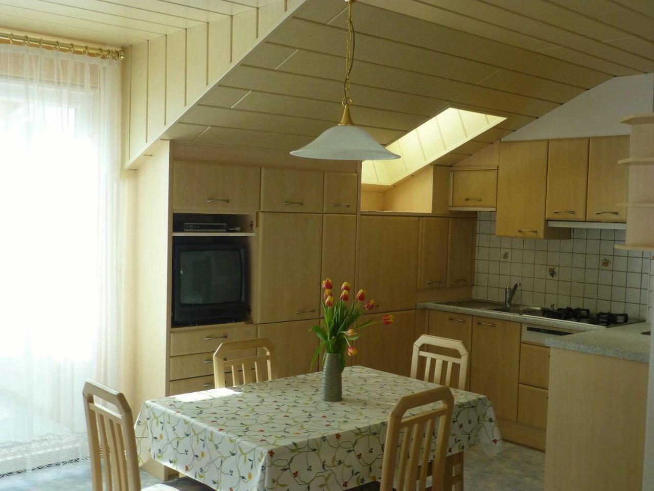 Bed and Breakfast Garni Helfer Dobbiaco Exterior foto
