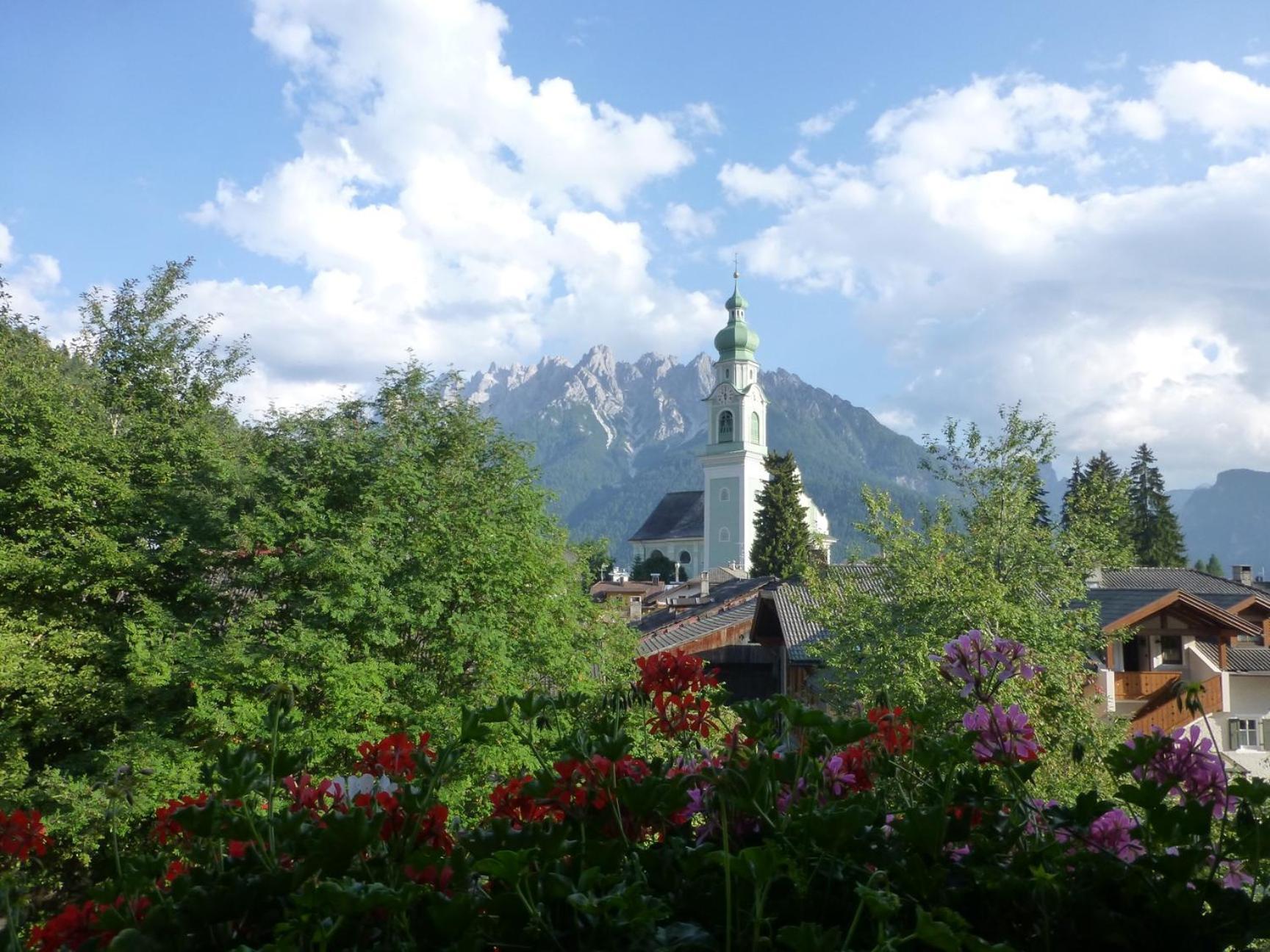 Bed and Breakfast Garni Helfer Dobbiaco Exterior foto